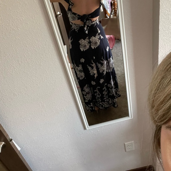 Open Back Dress Forum Navy Maxi Dress - Picture 3 of 8